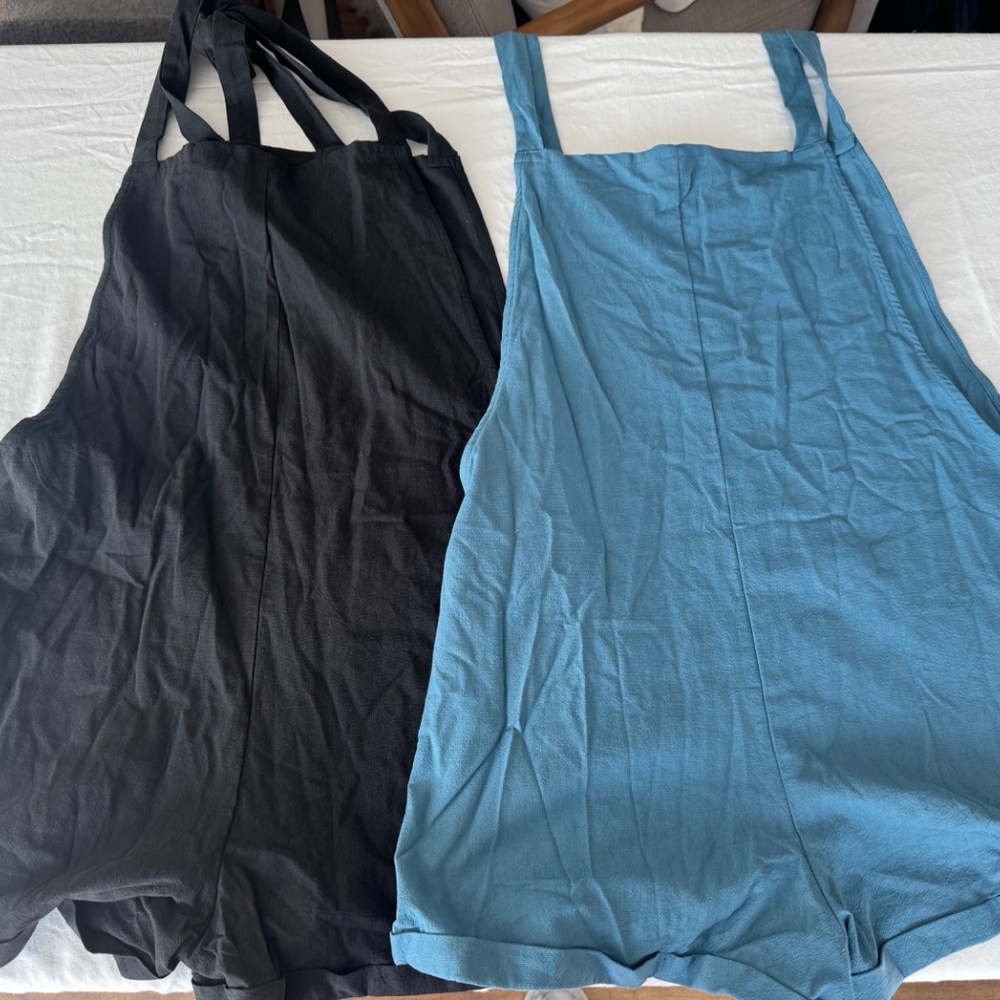 Pair of NEW SHEIN Casual And Loose Black Knot Strap Short Romper- Size Medium